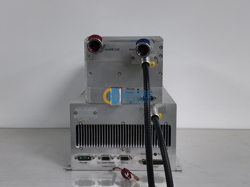 MKS 激光器 型号：SPFL-532-48-00303 实拍图1